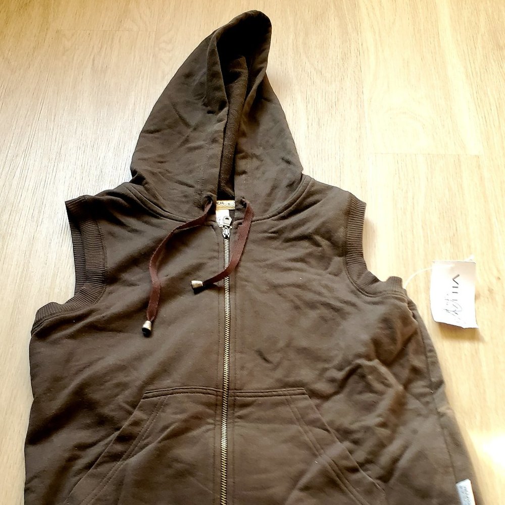 Sporty Sleeveless Zip Up Hoodie Vest